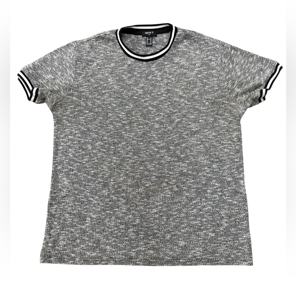 Men’s Forever 21 Premium T shirt in Black and gray Patterned Tee Size Medium